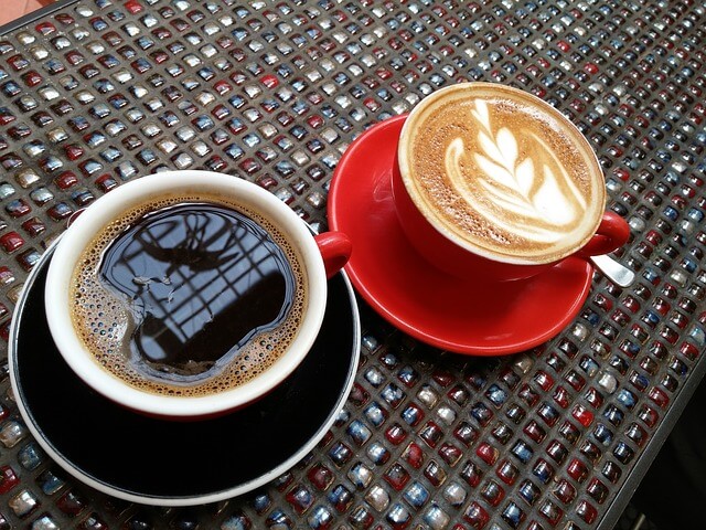 コーヒーとカフェラテ