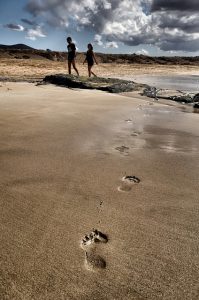 砂浜に残った足跡