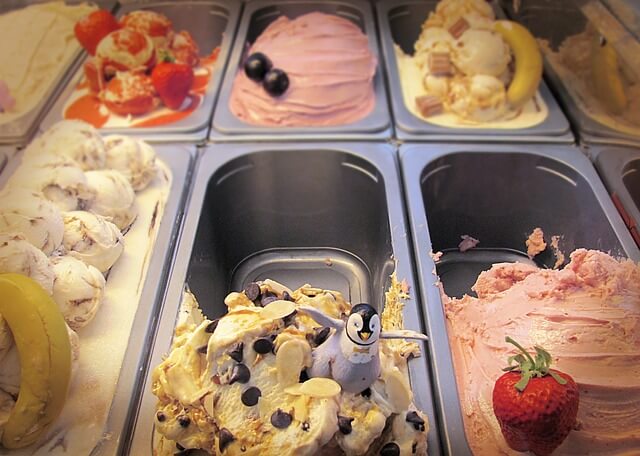 カラフルなアイスクリーム