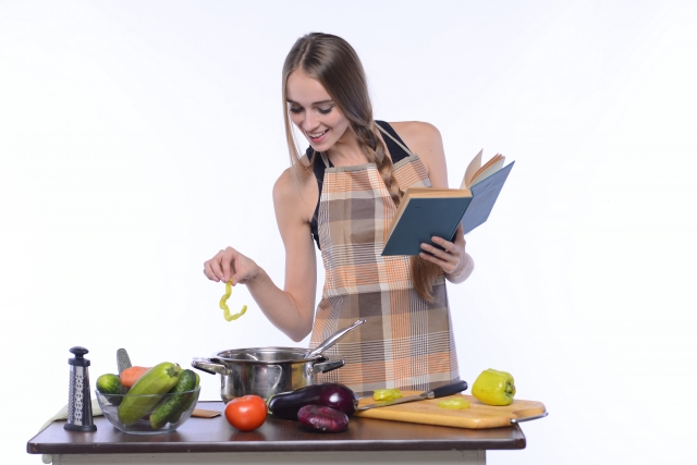 料理上手が結婚相手に人気の５つの理由とは 恋の悩みはシンプリー