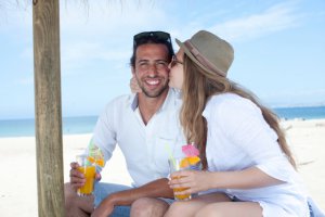 キスがストレス解消になる７つの理由とは 恋の悩みはシンプリー