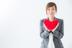 30代女性の片思いによくある悩みと対処法とは 恋の悩みはシンプリー