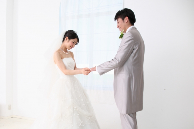 略奪愛 彼女と同棲中の男性を手に入れる７つのステップとは 恋の悩みはシンプリー