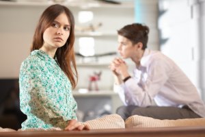 略奪愛は後悔しやすい７つの理由とは 恋の悩みはシンプリー