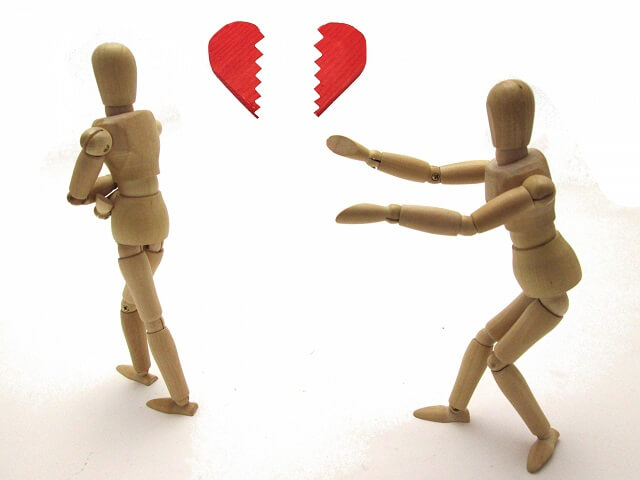 片思いの男性がそっけない態度をとる理由と対処法とは 恋の悩みはシンプリー